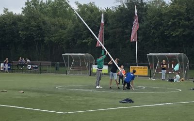 Dorpsclub tegen “oude dame” uit Amsterdam