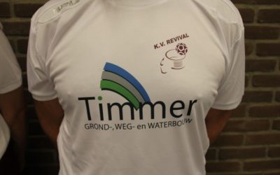 Teams in nieuwe shirts