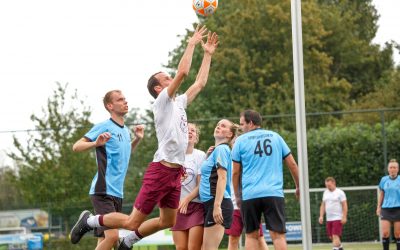 Oranje-Zwart of toch bordeaux rood?