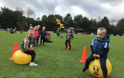 School korfbal en voetbal op Overbeek