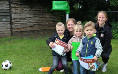KV Revival schenkt korfbalpaal aan Kindcentrum Terbroek